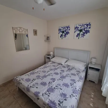 Marjon - The Views, Gigantes