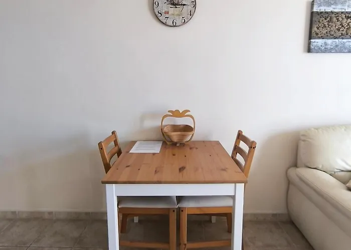 Marjon - The Views, Gigantes Lejlighed